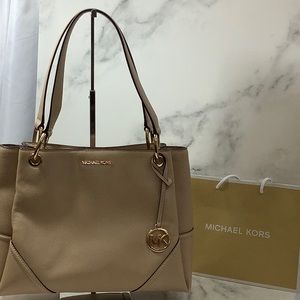 NWT- Michael Kors Shoulder Tote